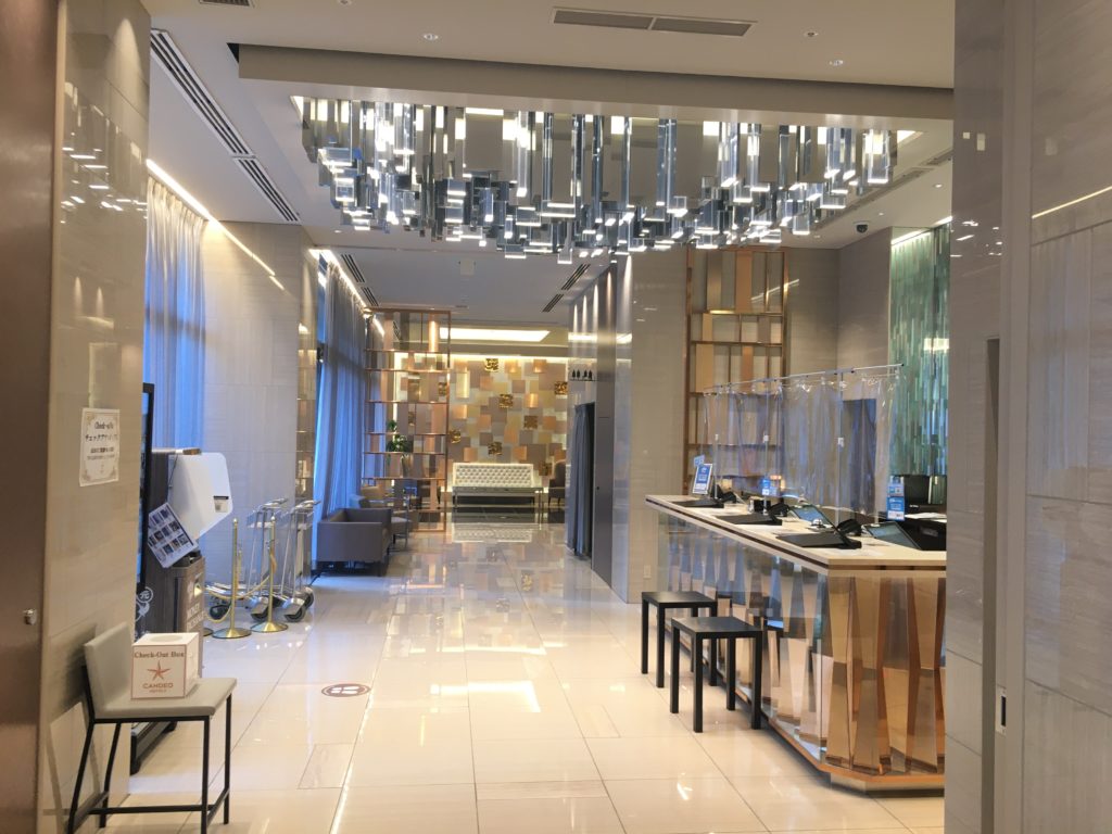 カンデオホテルズ東京六本木3階のフロントとロビー