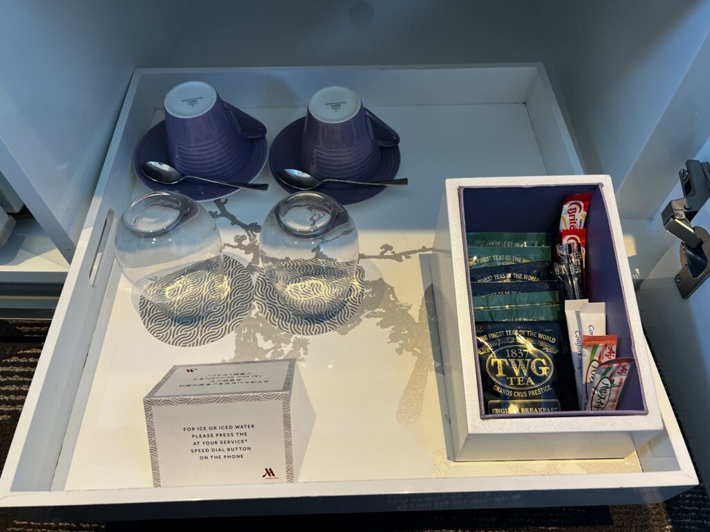 東京マリオットホテル客室のコーヒーと紅茶
