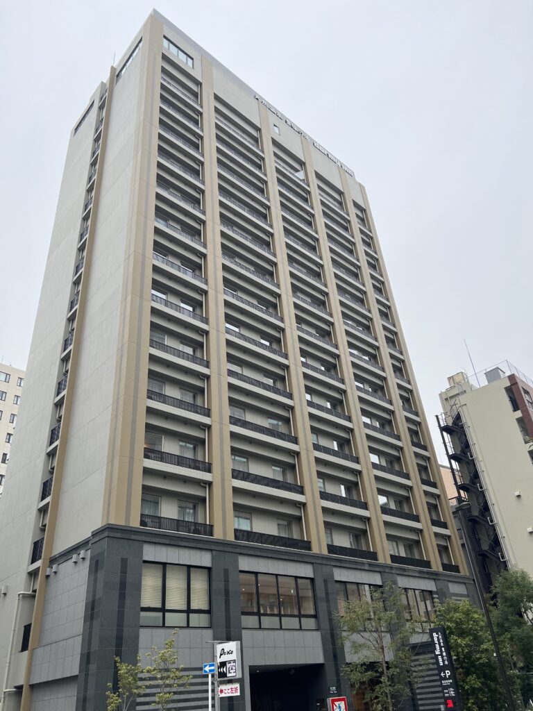 15階建てのドーミーイン池袋の建物