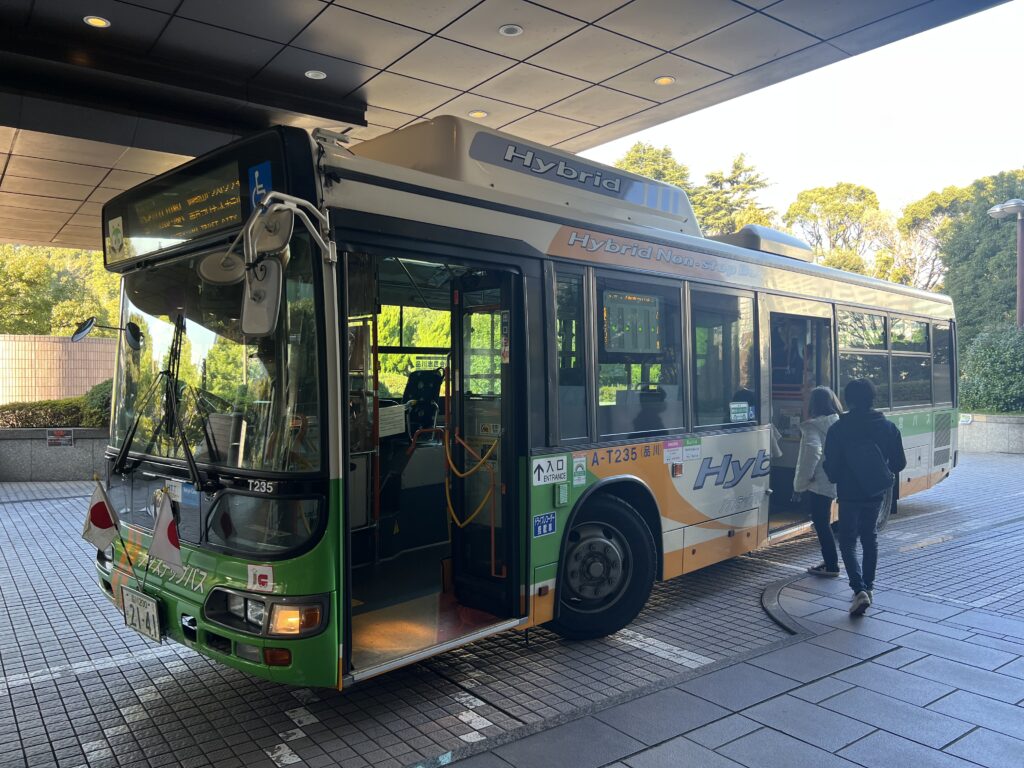 品川駅から東京マリオットホテルへ向かう無料送迎バス