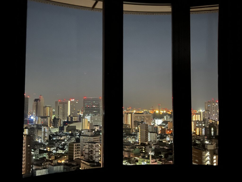 東京マリオットホテル16階の客室から見た夜景