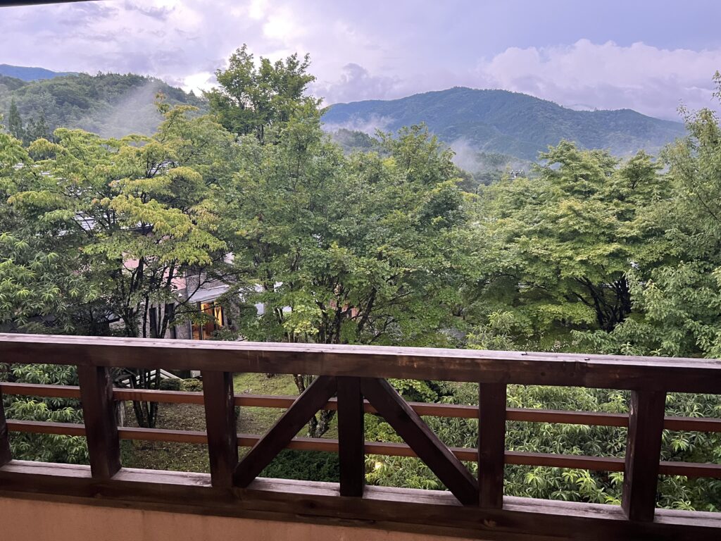 ホテル富貴の森の客室から見える木曽の山々