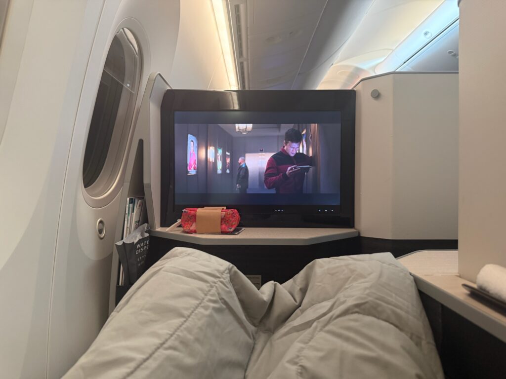 フルフラットにしたJAL SKY SUITEの座席