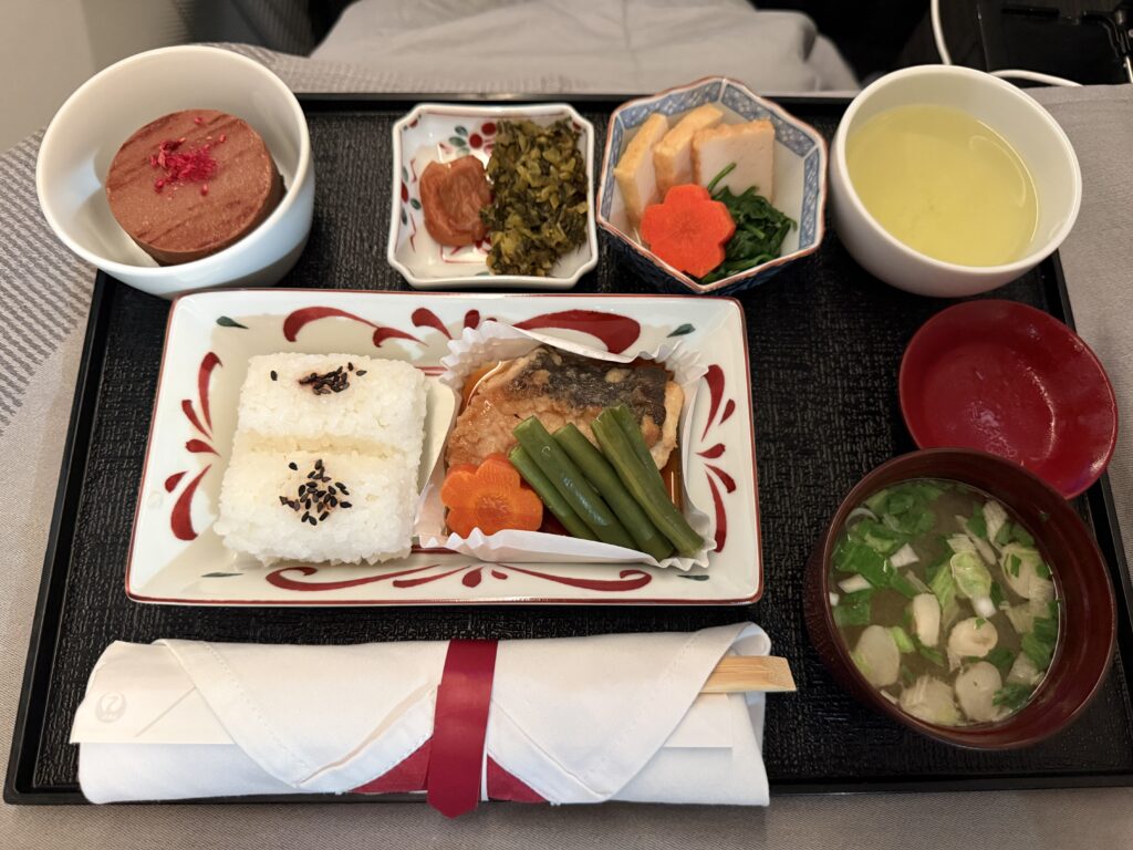 JALビジネスクラスJL774便の到着前和食