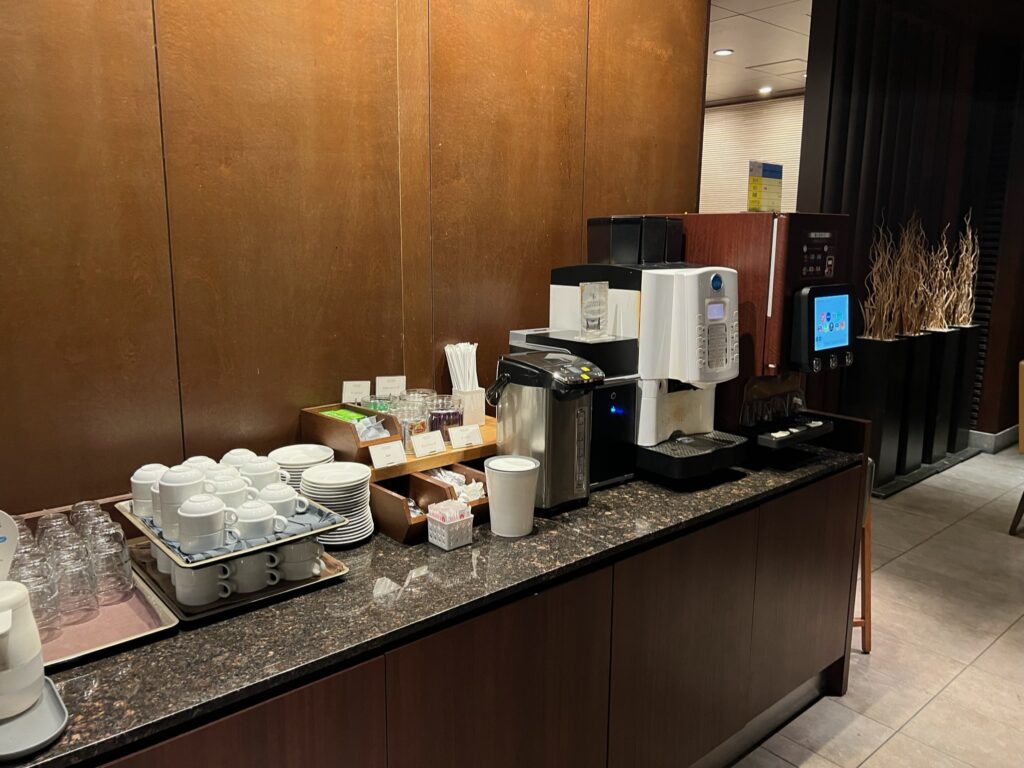 ホテルハーヴェスト那須の夕食ブッフェにあるドリンクコーナー