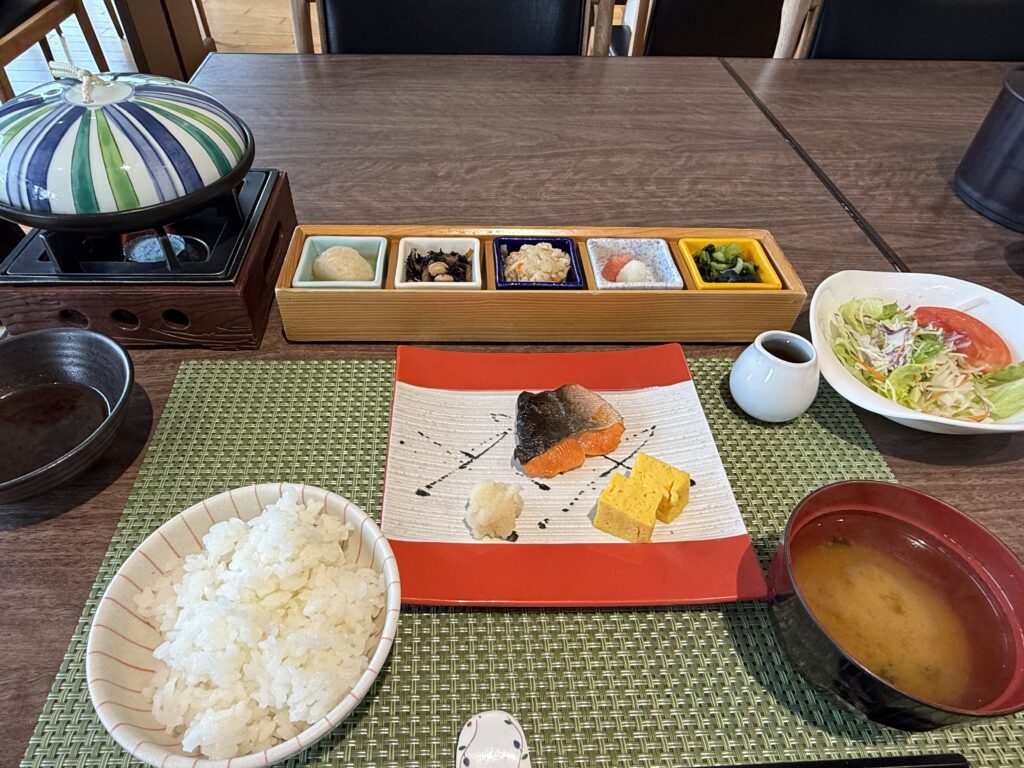 朝食の全体